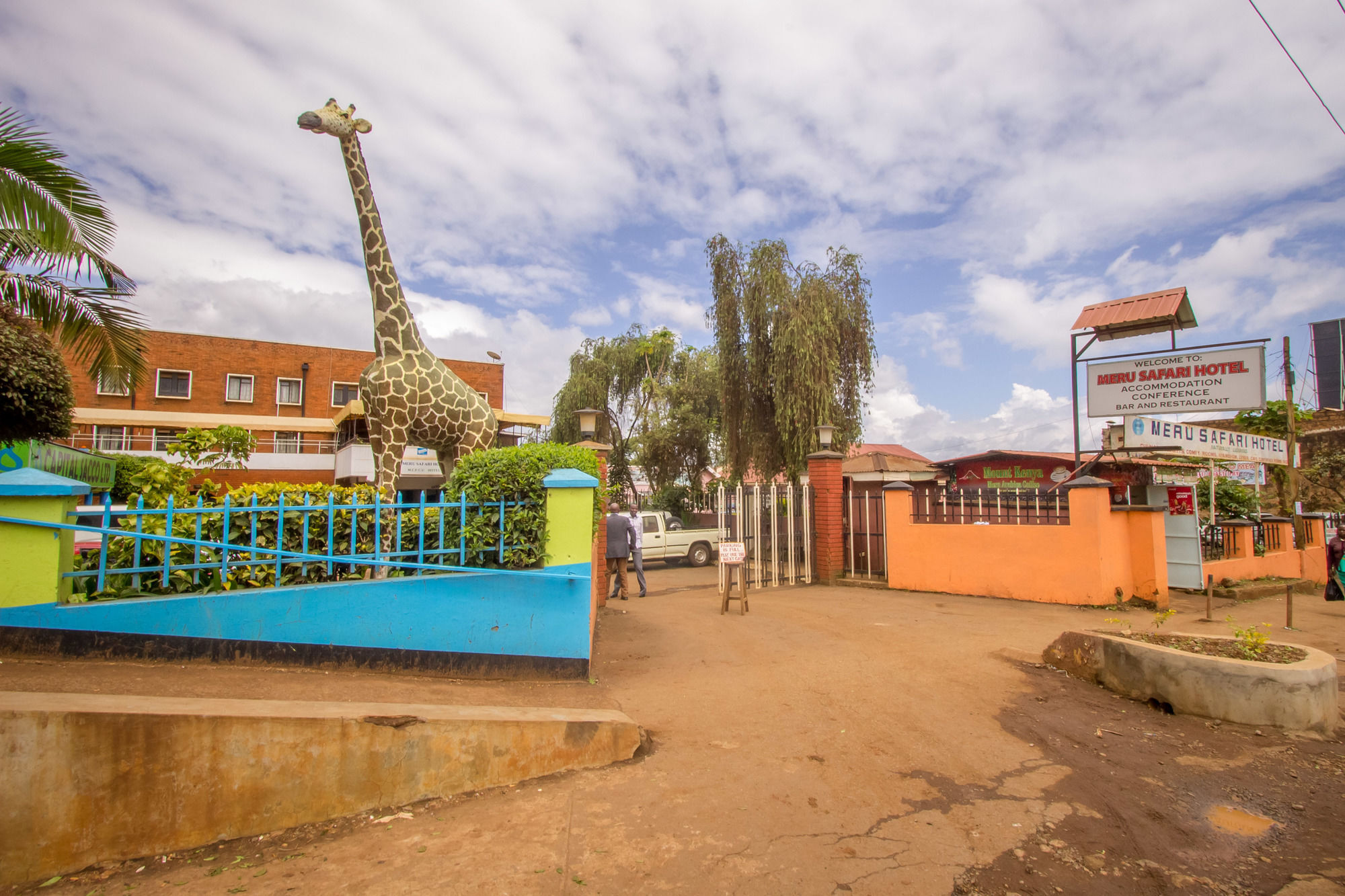 Meru Safari Hotel Exterior foto